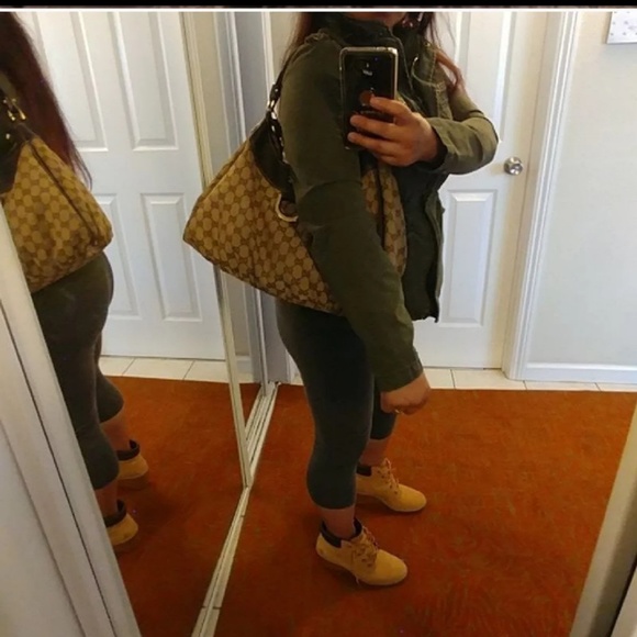 Gucci "D Ring" Abbey Bag - Picture 2 of 8